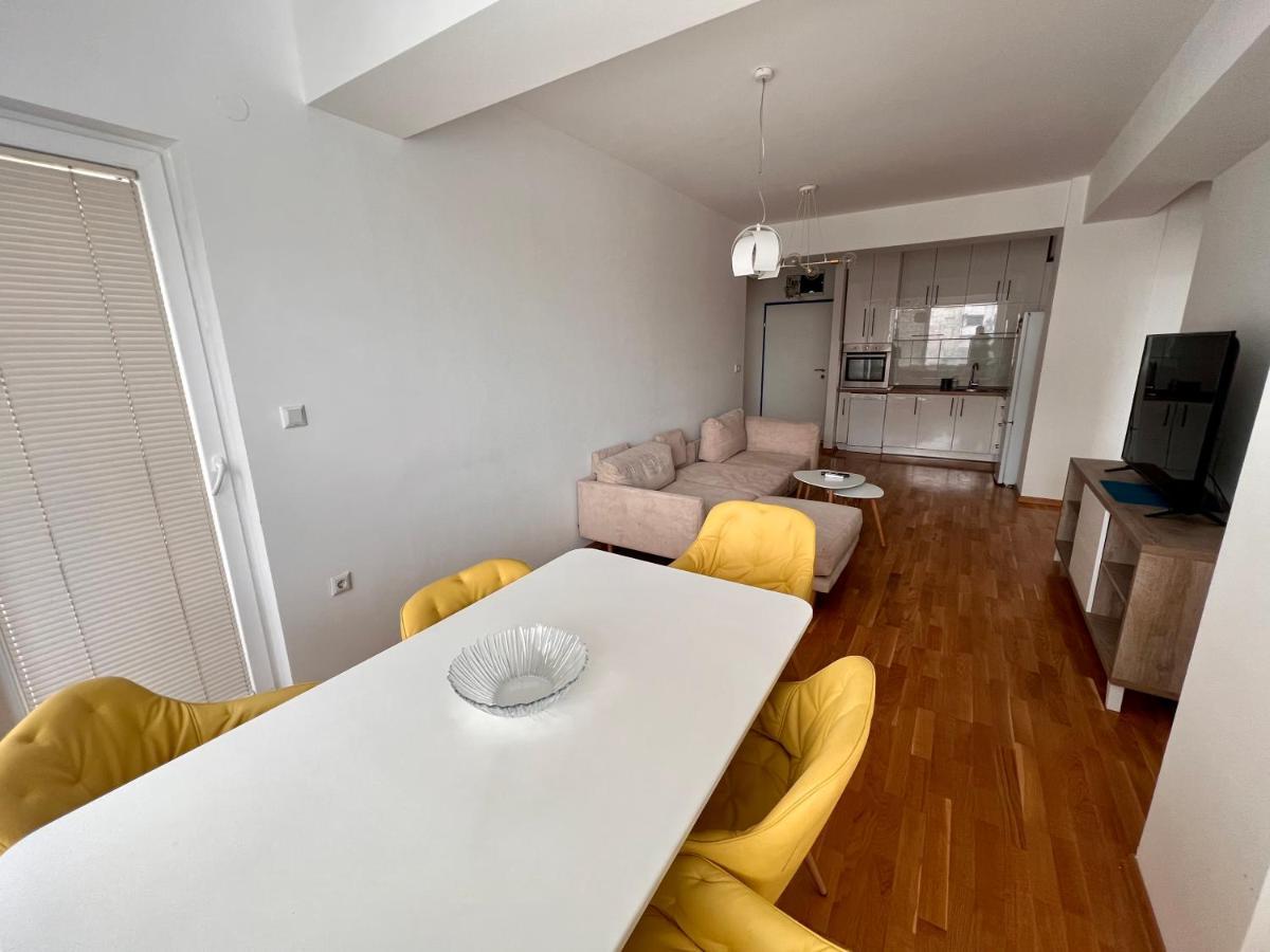 High-End Spacious Apartment Next To City Mall Skopje Exterior foto
