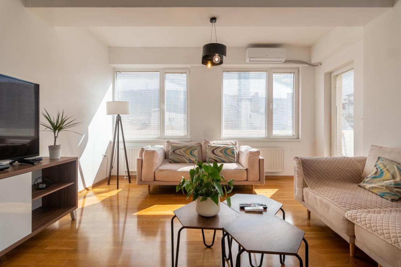 High-End Spacious Apartment Next To City Mall Skopje Exterior foto