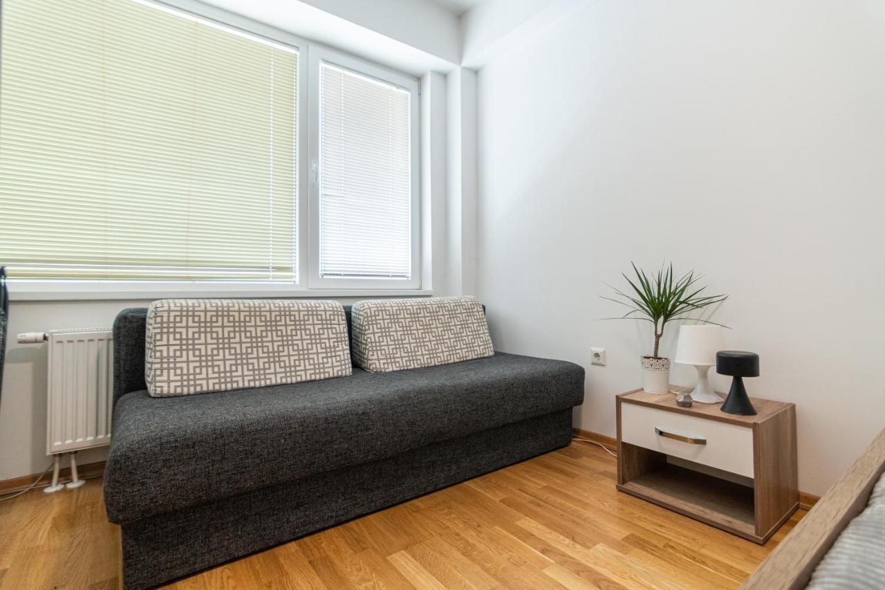 High-End Spacious Apartment Next To City Mall Skopje Exterior foto