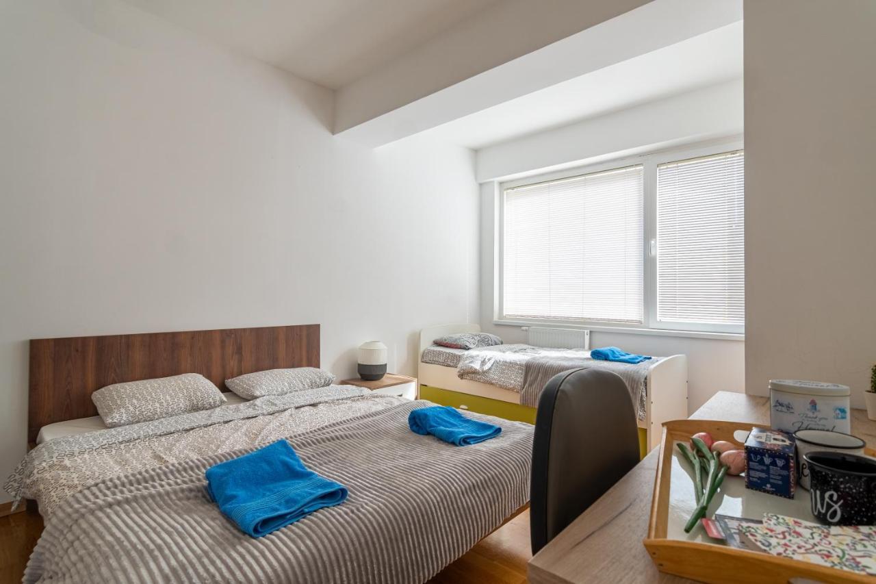 High-End Spacious Apartment Next To City Mall Skopje Exterior foto