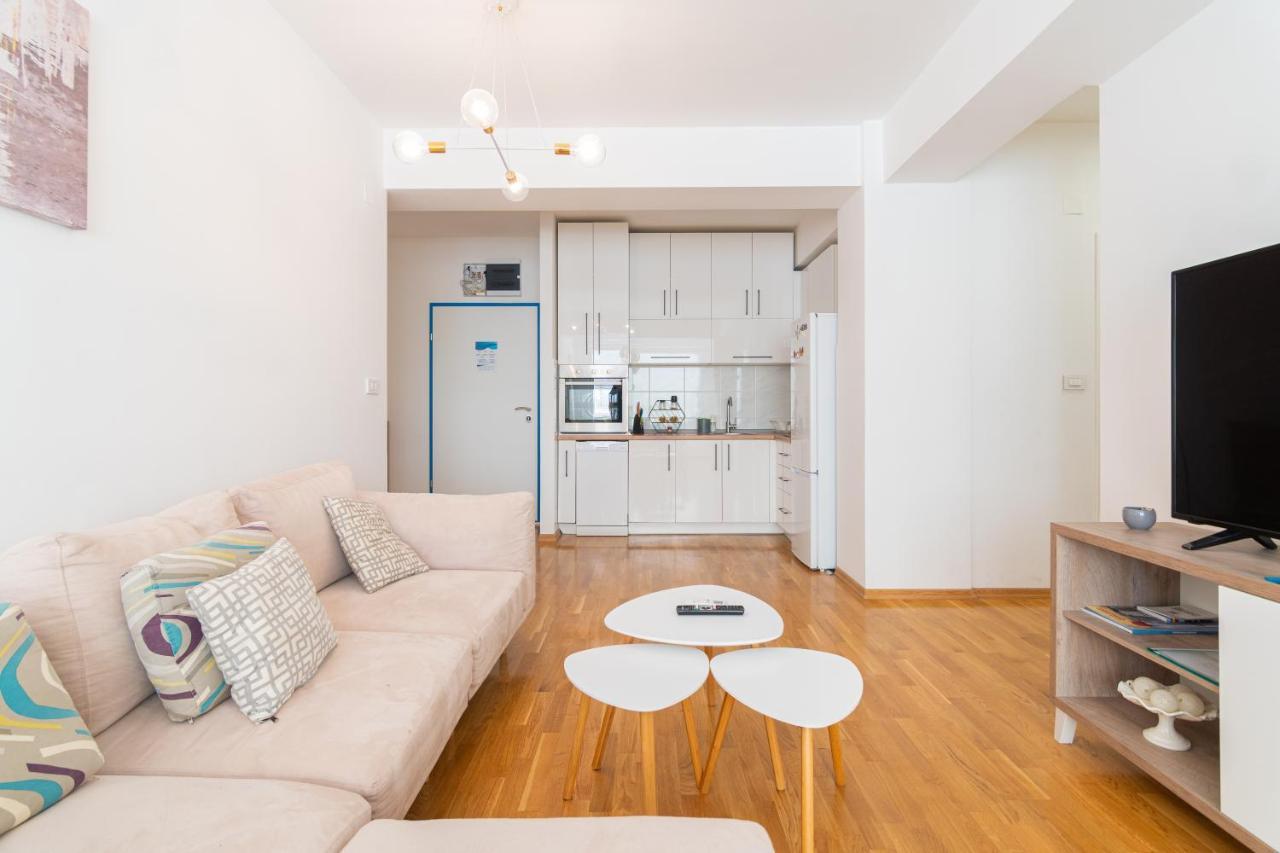 High-End Spacious Apartment Next To City Mall Skopje Exterior foto