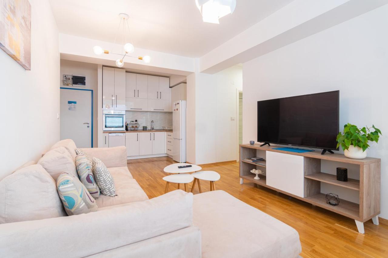 High-End Spacious Apartment Next To City Mall Skopje Exterior foto