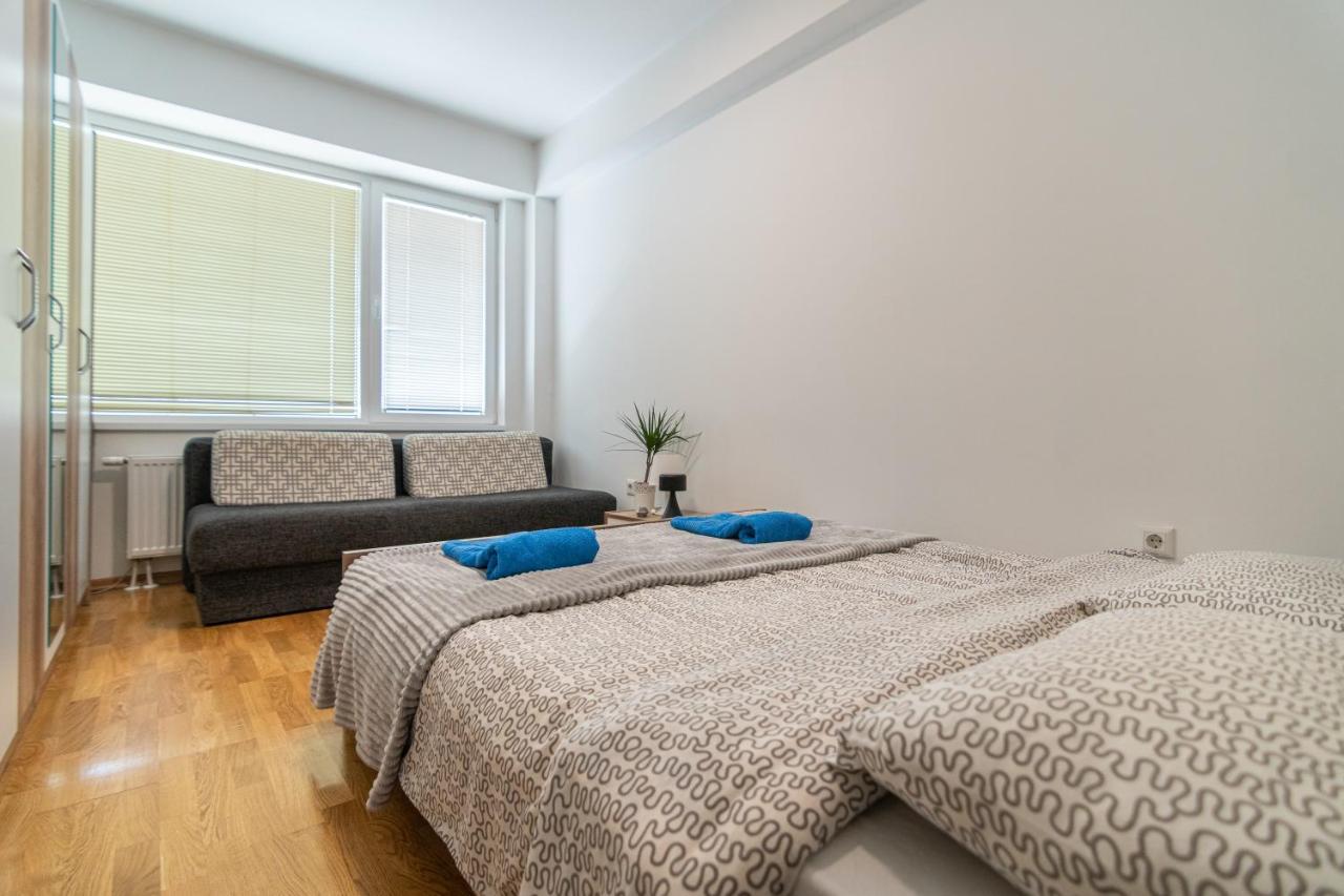 High-End Spacious Apartment Next To City Mall Skopje Exterior foto
